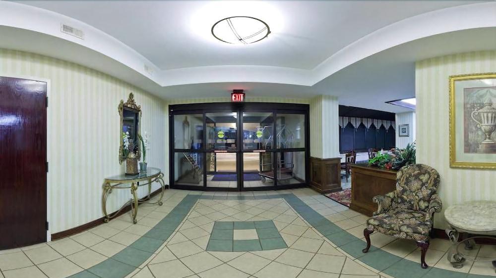 Holiday Inn Express - Chester By Ihg Bagian luar foto