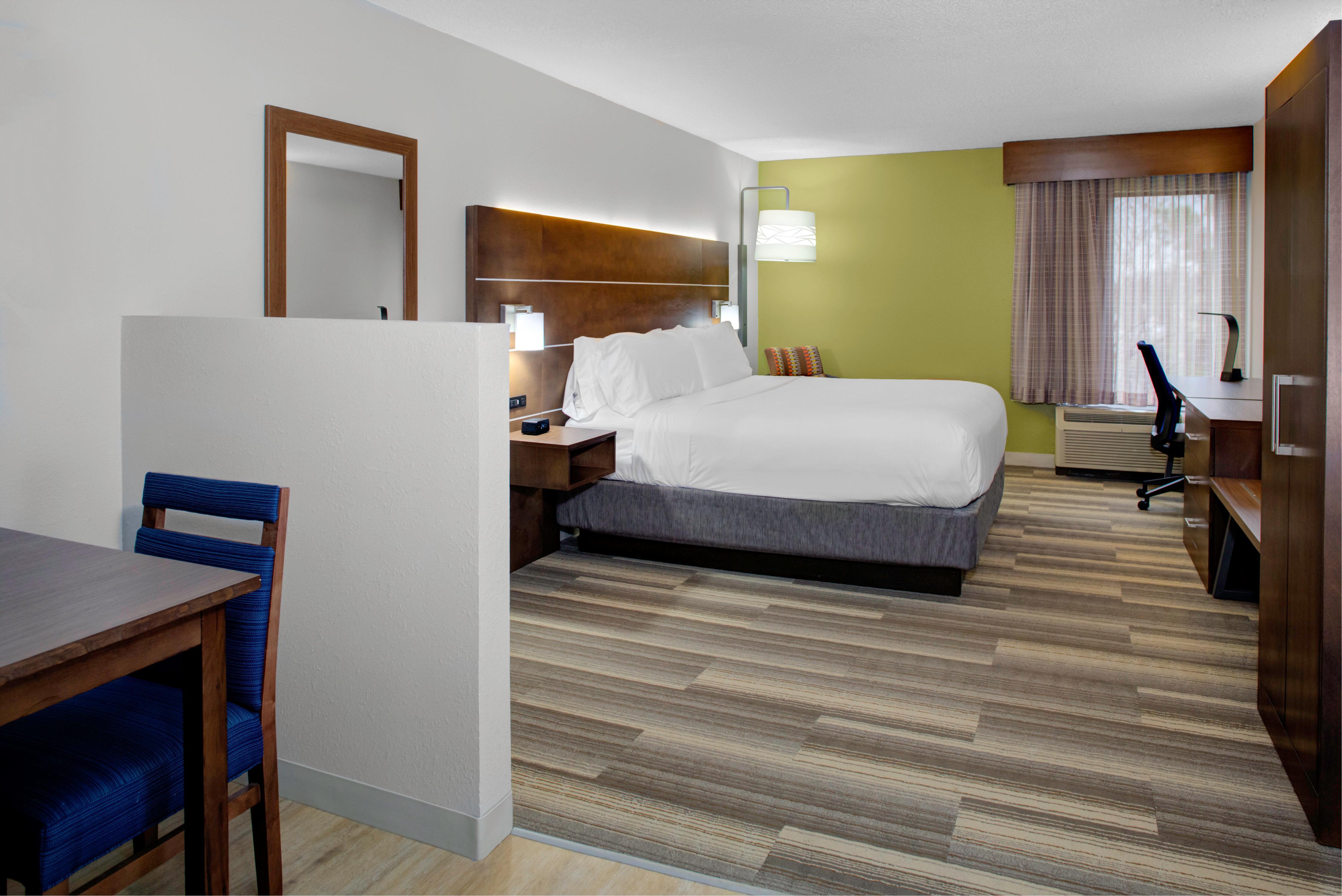 Holiday Inn Express - Chester By Ihg Bagian luar foto