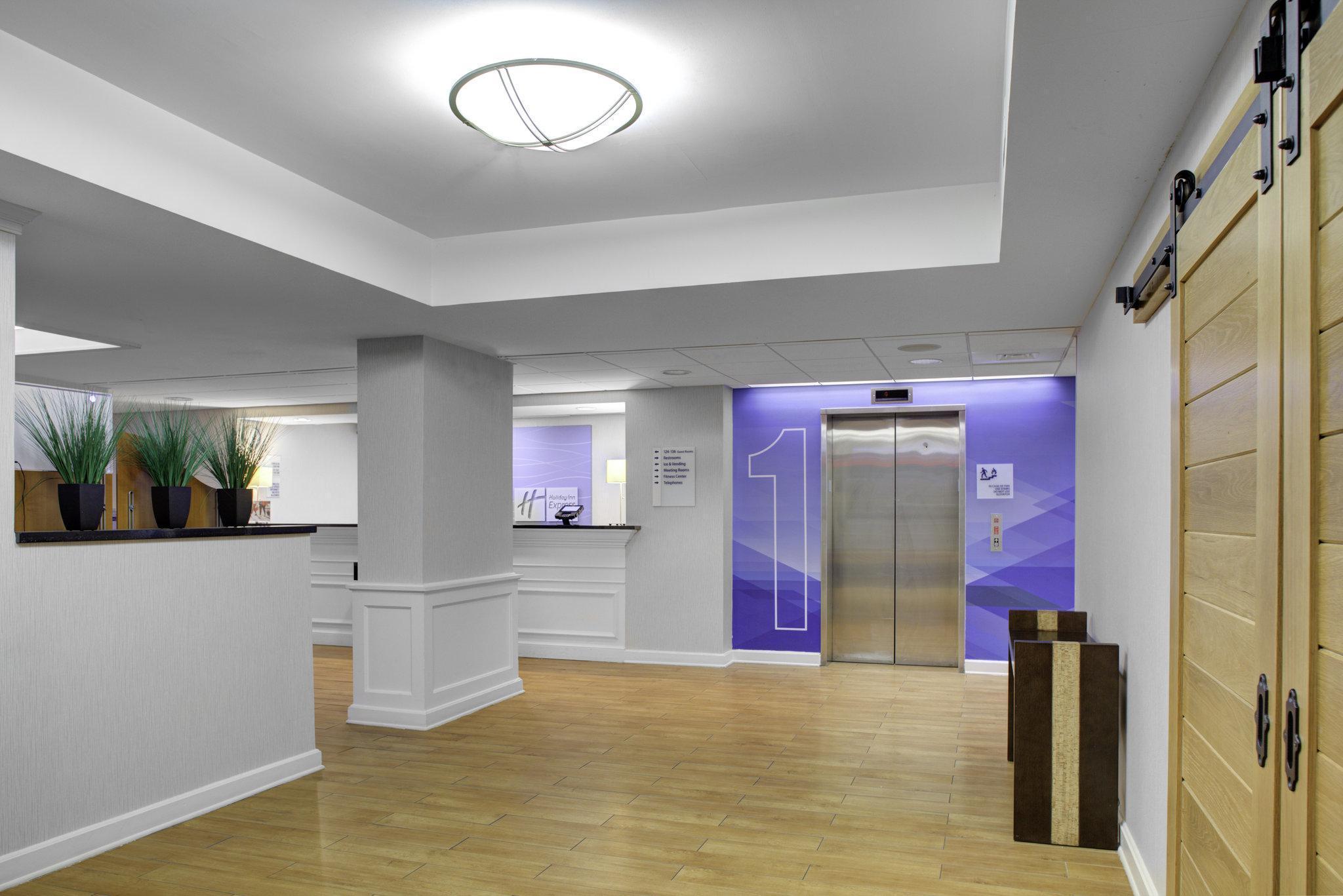 Holiday Inn Express - Chester By Ihg Bagian luar foto