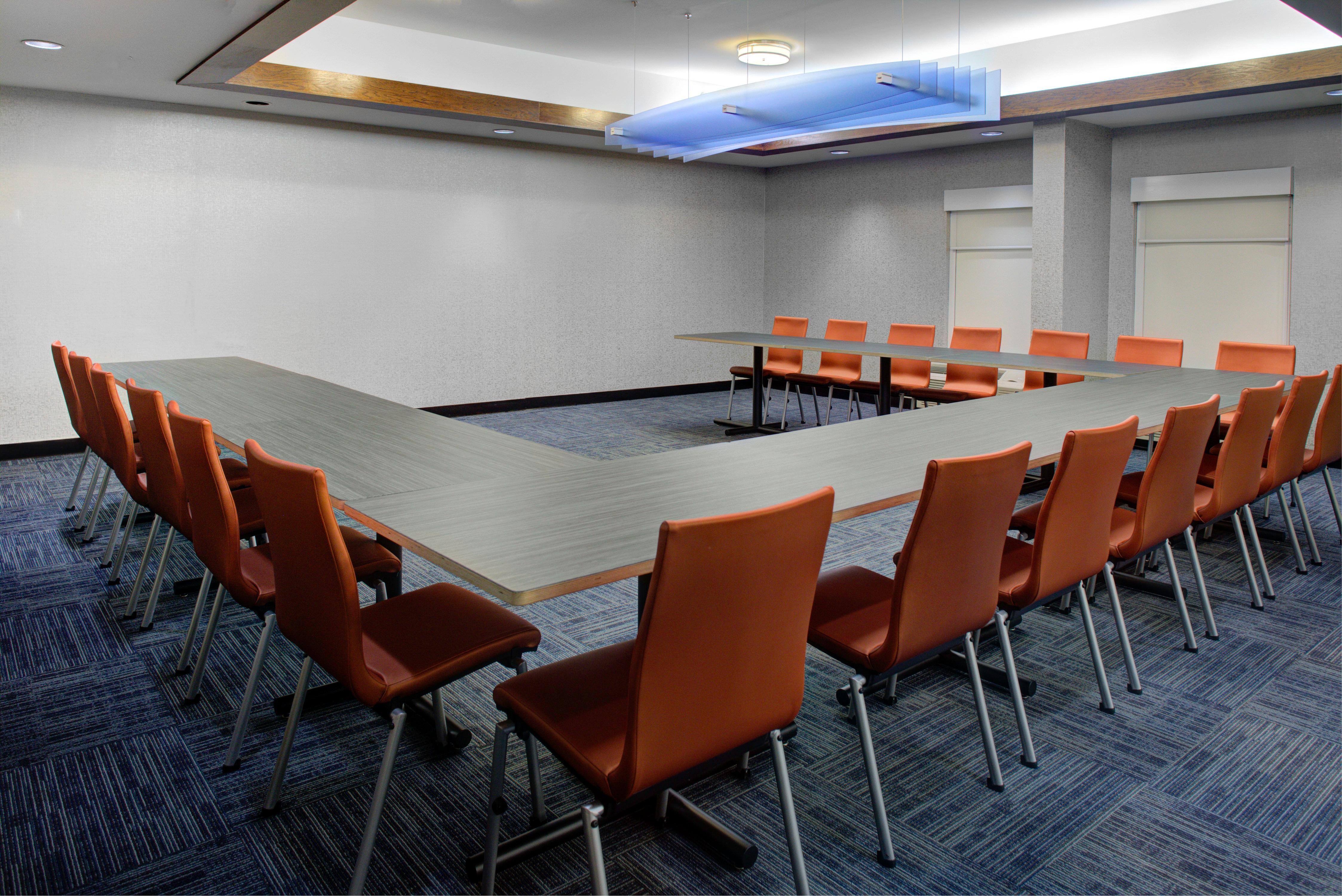 Holiday Inn Express - Chester By Ihg Bagian luar foto