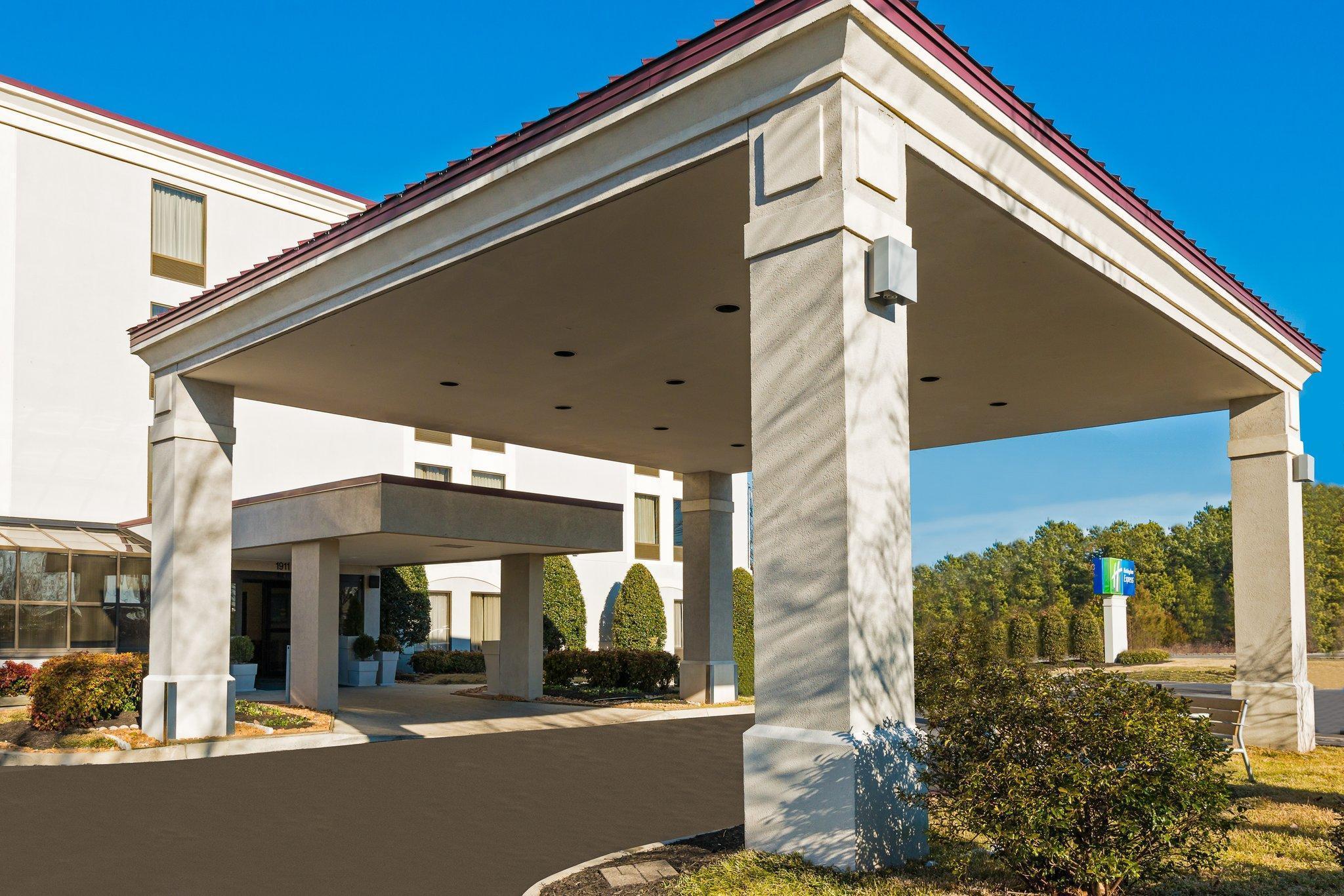 Holiday Inn Express - Chester By Ihg Bagian luar foto