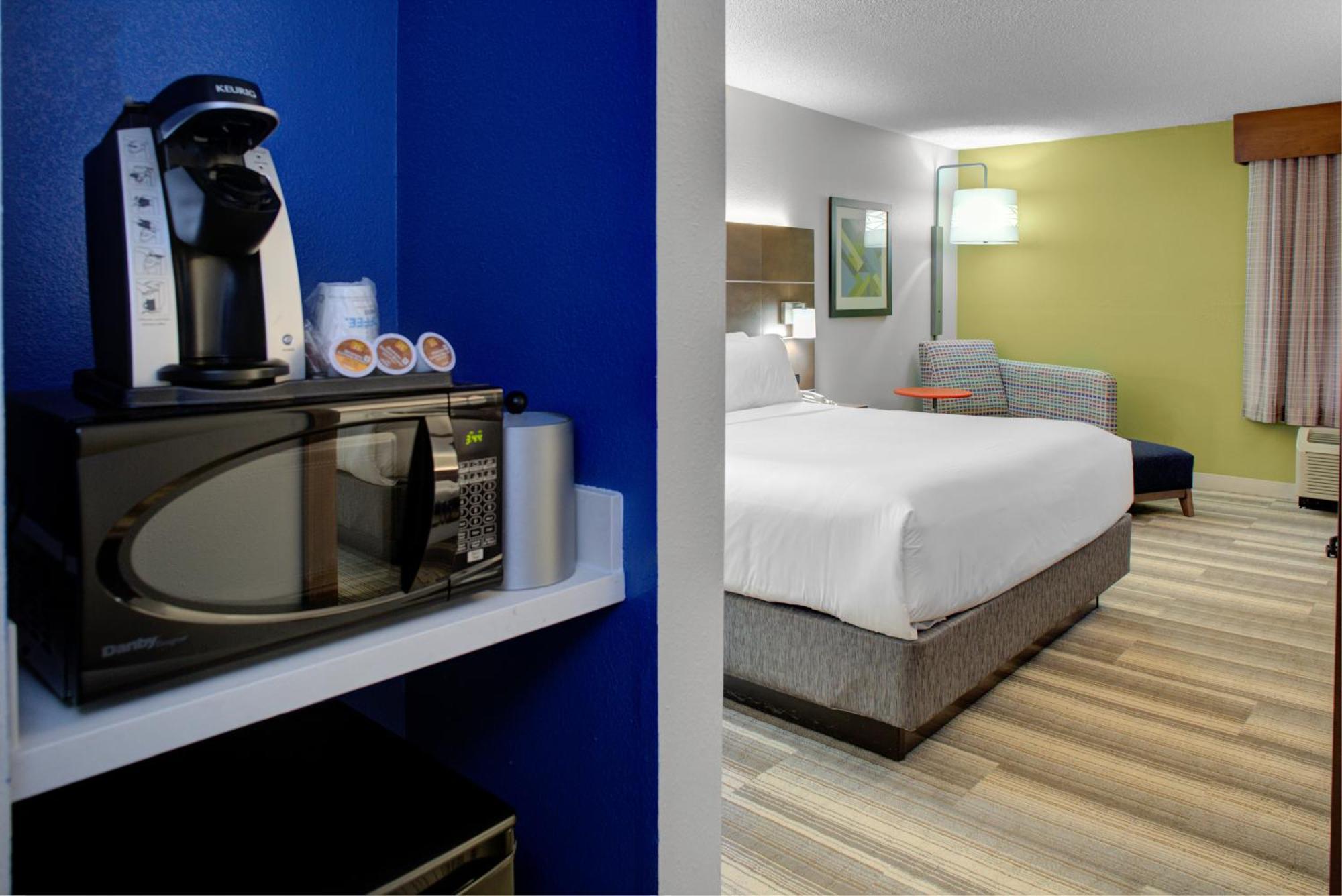 Holiday Inn Express - Chester By Ihg Bagian luar foto