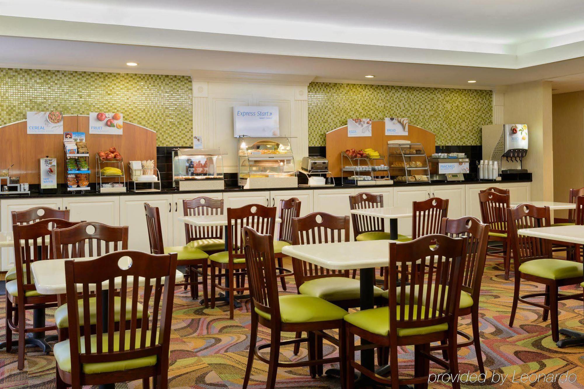 Holiday Inn Express - Chester By Ihg Bagian luar foto